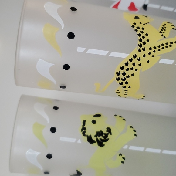 Set of 4 vintage tumblers carousel 🎠 - Picture 3 of 3